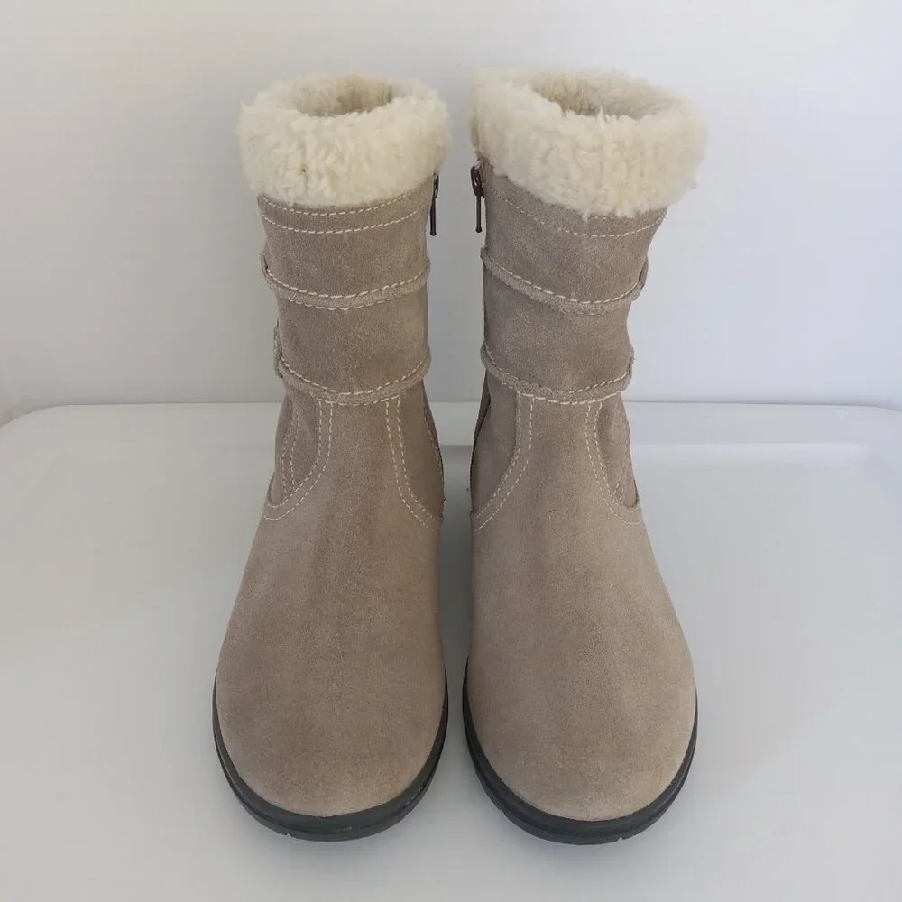 CLARKS Suede Sheba Newton Boots Taupe Color Womens Size 7